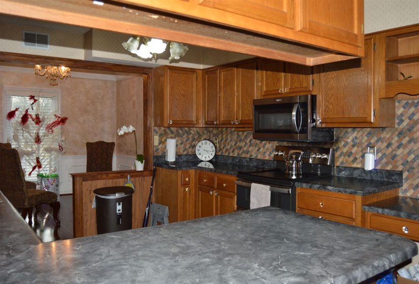 7038 BAINTREE CV, Memphis, Tennessee 38119, 5 Bedrooms Bedrooms, 10 Rooms Rooms,3 BathroomsBathrooms,Residential,For Sale,BAINTREE,10212371