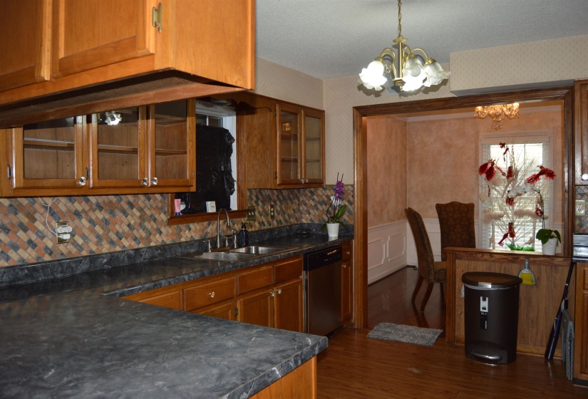 7038 BAINTREE CV, Memphis, Tennessee 38119, 5 Bedrooms Bedrooms, 10 Rooms Rooms,3 BathroomsBathrooms,Residential,For Sale,BAINTREE,10212371