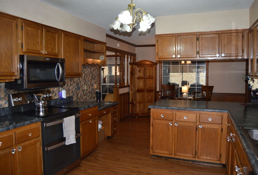 7038 BAINTREE CV, Memphis, Tennessee 38119, 5 Bedrooms Bedrooms, 10 Rooms Rooms,3 BathroomsBathrooms,Residential,For Sale,BAINTREE,10212371