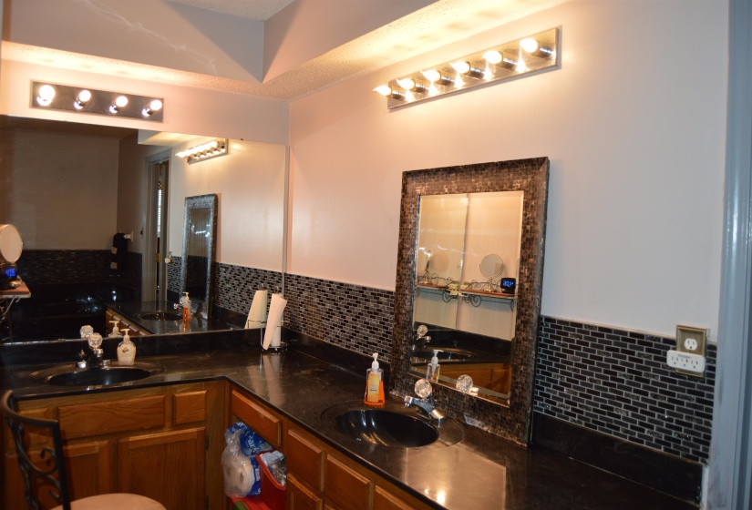 7038 BAINTREE CV, Memphis, Tennessee 38119, 5 Bedrooms Bedrooms, 10 Rooms Rooms,3 BathroomsBathrooms,Residential,For Sale,BAINTREE,10212371