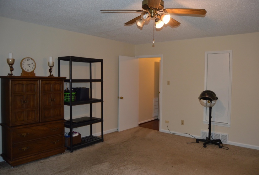7038 BAINTREE CV, Memphis, Tennessee 38119, 5 Bedrooms Bedrooms, 10 Rooms Rooms,3 BathroomsBathrooms,Residential,For Sale,BAINTREE,10212371