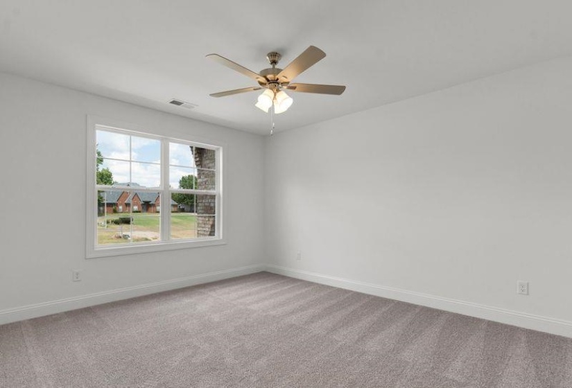 2067 BELMARIE DR, Southaven, Mississippi 38672-6456, 5 Bedrooms Bedrooms, 10 Rooms Rooms,3.1 BathroomsBathrooms,Residential,For Sale,BELMARIE,10207685