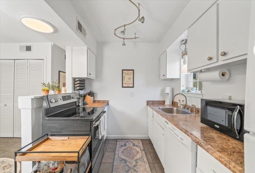 506 PEABODY SQ, Memphis, Tennessee 38104, 2 Bedrooms Bedrooms, 4 Rooms Rooms,1.1 BathroomsBathrooms,Residential,For Sale,PEABODY,10212526