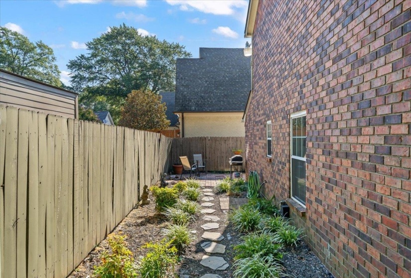 506 PEABODY SQ, Memphis, Tennessee 38104, 2 Bedrooms Bedrooms, 4 Rooms Rooms,1.1 BathroomsBathrooms,Residential,For Sale,PEABODY,10212526