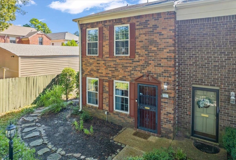 506 PEABODY SQ, Memphis, Tennessee 38104, 2 Bedrooms Bedrooms, 4 Rooms Rooms,1.1 BathroomsBathrooms,Residential,For Sale,PEABODY,10212526
