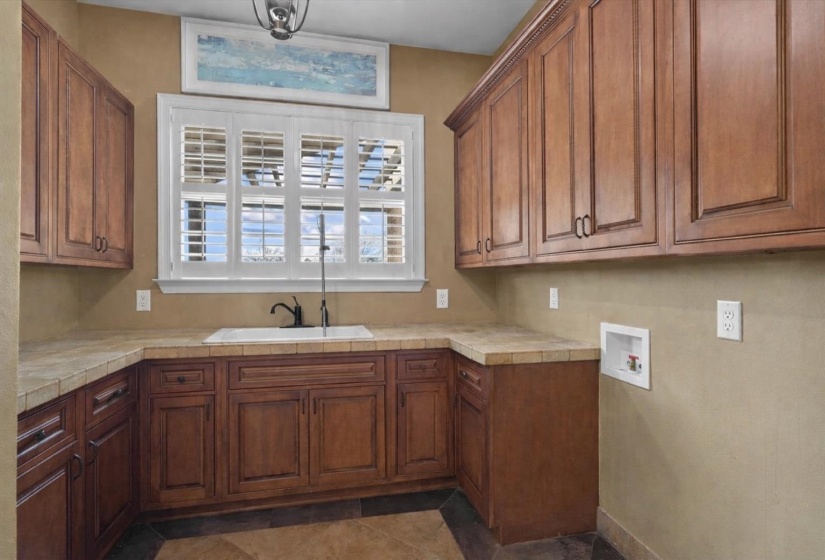 527 FAIRWAY DR, Covington, Tennessee 38019, 4 Bedroom Bedrooms, 13 Room Rooms,3.1 BathroomBathrooms,Residential,For Sale,FAIRWAY,0,10212532