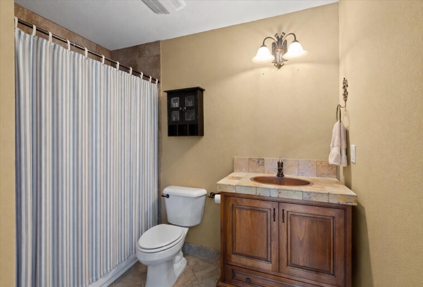 527 FAIRWAY DR, Covington, Tennessee 38019, 4 Bedroom Bedrooms, 13 Room Rooms,3.1 BathroomBathrooms,Residential,For Sale,FAIRWAY,0,10212532