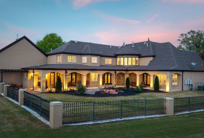 527 FAIRWAY DR, Covington, Tennessee 38019, 4 Bedroom Bedrooms, 13 Room Rooms,3.1 BathroomBathrooms,Residential,For Sale,FAIRWAY,0,10212532