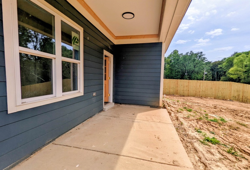 1055 SHAW PL, Memphis, Tennessee 38126, 3 Bedrooms Bedrooms, 6 Rooms Rooms,2 BathroomsBathrooms,Residential,For Sale,SHAW,10194193