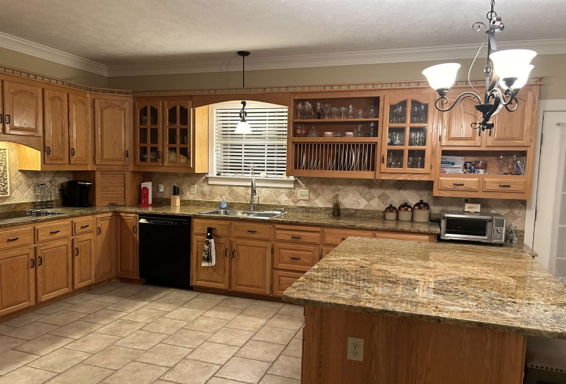645 BARHAM LN, Bolivar, Tennessee 38008-3516, 4 Bedrooms Bedrooms, 20 Rooms Rooms,3.1 BathroomsBathrooms,Residential,For Sale,BARHAM,10212622