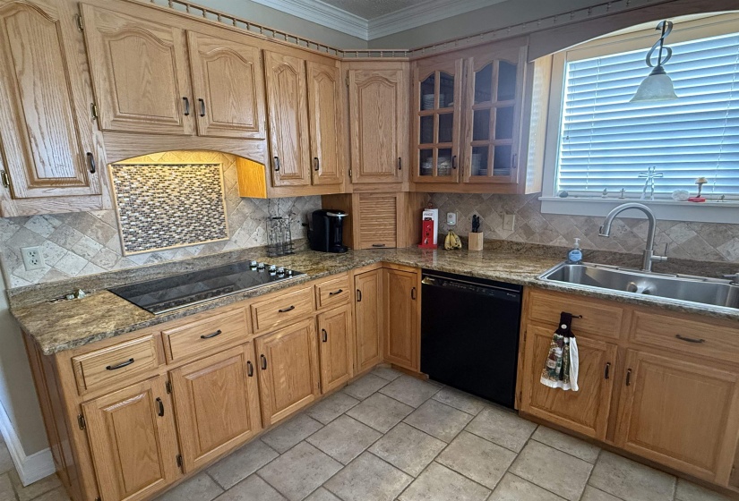 645 BARHAM LN, Bolivar, Tennessee 38008-3516, 4 Bedrooms Bedrooms, 20 Rooms Rooms,3.1 BathroomsBathrooms,Residential,For Sale,BARHAM,10212622