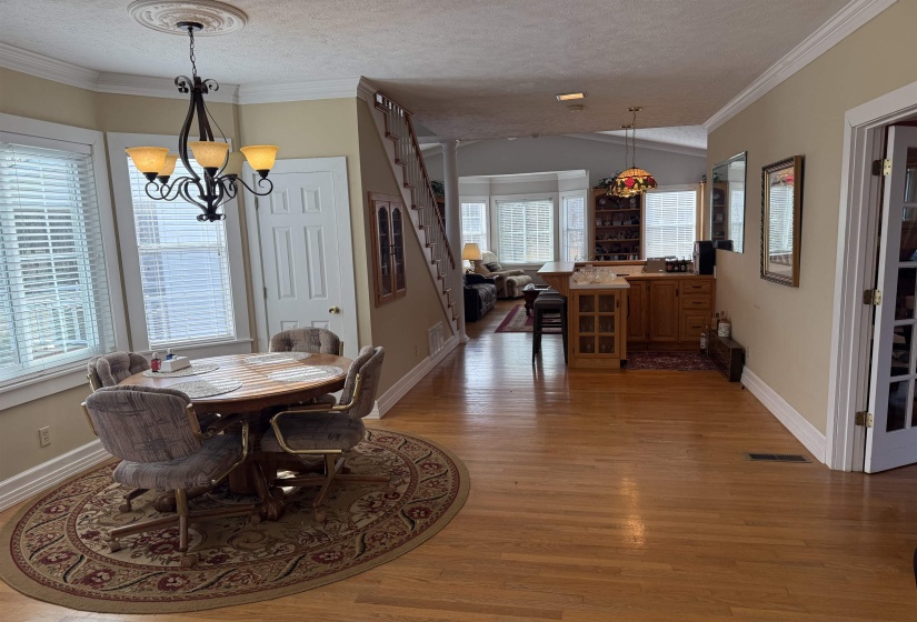 645 BARHAM LN, Bolivar, Tennessee 38008-3516, 4 Bedrooms Bedrooms, 20 Rooms Rooms,3.1 BathroomsBathrooms,Residential,For Sale,BARHAM,10212622