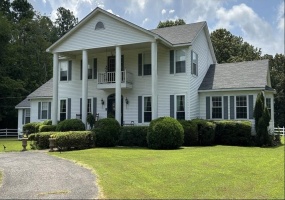 645 BARHAM LN, Bolivar, Tennessee 38008-3516, 4 Bedrooms Bedrooms, 20 Rooms Rooms,3.1 BathroomsBathrooms,Residential,For Sale,BARHAM,10212622