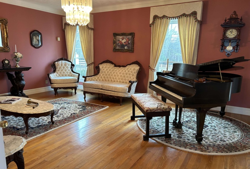 645 BARHAM LN, Bolivar, Tennessee 38008-3516, 4 Bedrooms Bedrooms, 20 Rooms Rooms,3.1 BathroomsBathrooms,Residential,For Sale,BARHAM,10212622