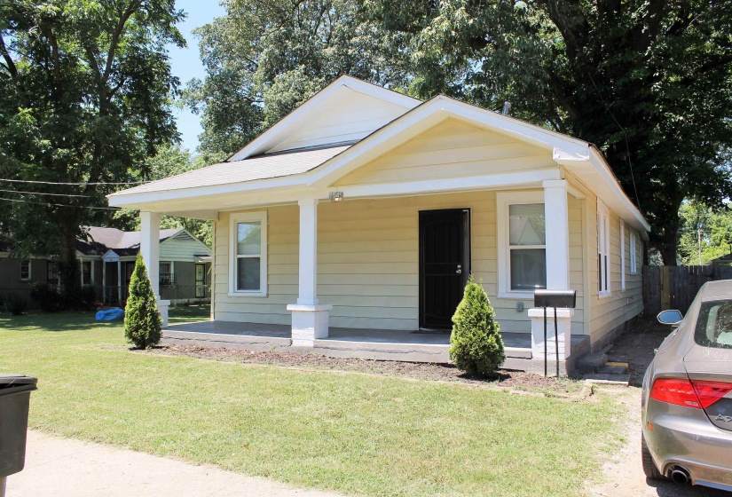1545 OAKWOOD ST, Memphis, Tennessee 38108, 3 Bedrooms Bedrooms, 6 Rooms Rooms,2 BathroomsBathrooms,Residential,For Sale,OAKWOOD,10212650