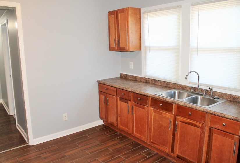 1545 OAKWOOD ST, Memphis, Tennessee 38108, 3 Bedrooms Bedrooms, 6 Rooms Rooms,2 BathroomsBathrooms,Residential,For Sale,OAKWOOD,10212650
