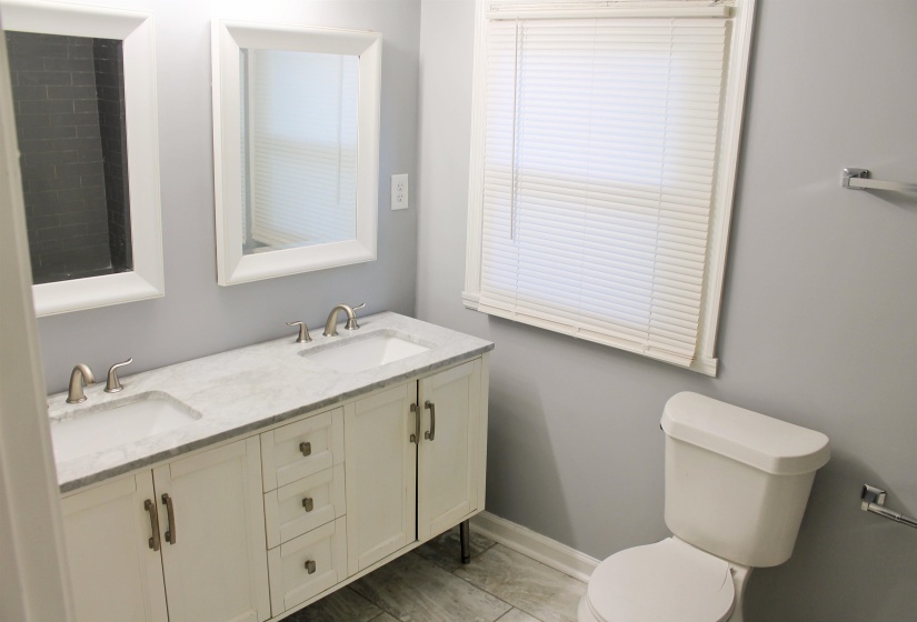 1545 OAKWOOD ST, Memphis, Tennessee 38108, 3 Bedrooms Bedrooms, 6 Rooms Rooms,2 BathroomsBathrooms,Residential,For Sale,OAKWOOD,10212650