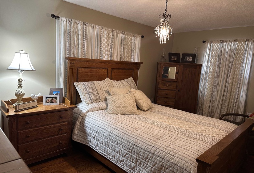 376 SUNSET DR, Lexington, Tennessee 38351-9999, 4 Bedrooms Bedrooms, 9 Rooms Rooms,2 BathroomsBathrooms,Residential,For Sale,SUNSET,10212696