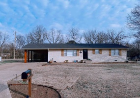 376 SUNSET DR, Lexington, Tennessee 38351-9999, 4 Bedrooms Bedrooms, 9 Rooms Rooms,2 BathroomsBathrooms,Residential,For Sale,SUNSET,10212696