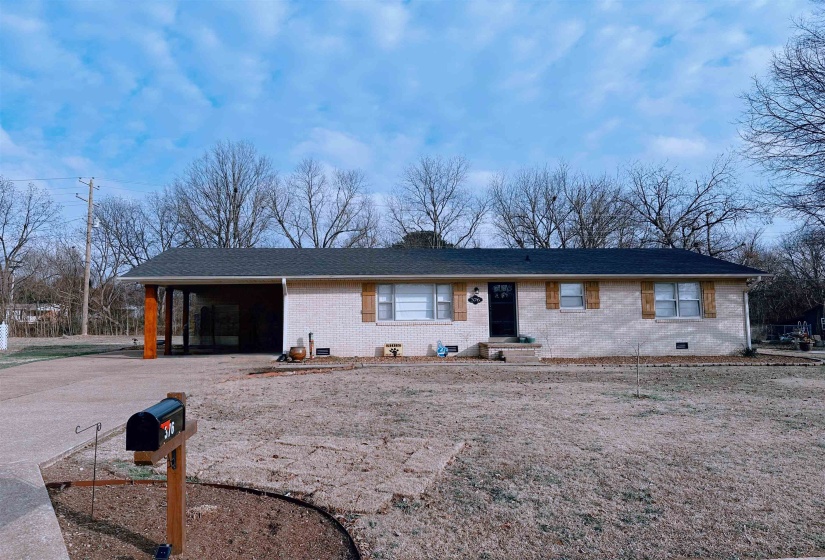 376 SUNSET DR, Lexington, Tennessee 38351-9999, 4 Bedrooms Bedrooms, 9 Rooms Rooms,2 BathroomsBathrooms,Residential,For Sale,SUNSET,10212696