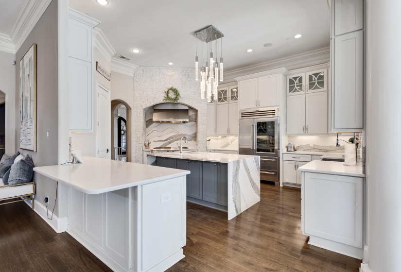 3246 HOLLOW CREEK RD, Germantown, Tennessee 38138, 5 Bedroom Bedrooms, 13 Room Rooms,7.2 BathroomBathrooms,Residential,For Sale,HOLLOW CREEK,0,10208611