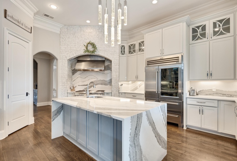 3246 HOLLOW CREEK RD, Germantown, Tennessee 38138, 5 Bedroom Bedrooms, 13 Room Rooms,7.2 BathroomBathrooms,Residential,For Sale,HOLLOW CREEK,0,10208611