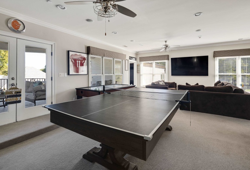 3246 HOLLOW CREEK RD, Germantown, Tennessee 38138, 5 Bedroom Bedrooms, 13 Room Rooms,7.2 BathroomBathrooms,Residential,For Sale,HOLLOW CREEK,0,10208611