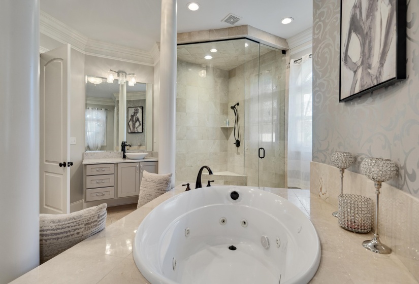 3246 HOLLOW CREEK RD, Germantown, Tennessee 38138, 5 Bedroom Bedrooms, 13 Room Rooms,7.2 BathroomBathrooms,Residential,For Sale,HOLLOW CREEK,0,10208611