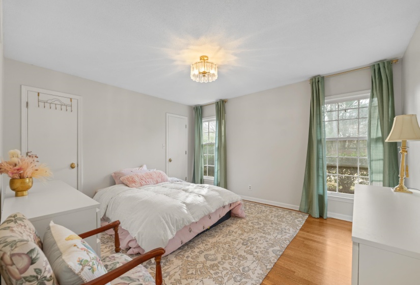 5330 WALNUT GROVE RD, Memphis, Tennessee 38120, 4 Bedrooms Bedrooms, 8 Rooms Rooms,3.1 BathroomsBathrooms,Residential,For Sale,WALNUT GROVE,10212772