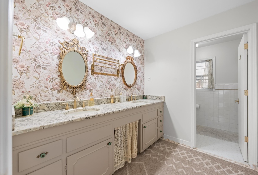 5330 WALNUT GROVE RD, Memphis, Tennessee 38120, 4 Bedrooms Bedrooms, 8 Rooms Rooms,3.1 BathroomsBathrooms,Residential,For Sale,WALNUT GROVE,10212772