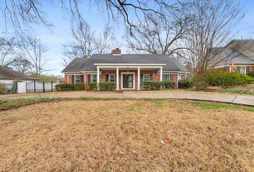 5330 WALNUT GROVE RD, Memphis, Tennessee 38120, 4 Bedrooms Bedrooms, 8 Rooms Rooms,3.1 BathroomsBathrooms,Residential,For Sale,WALNUT GROVE,10212772