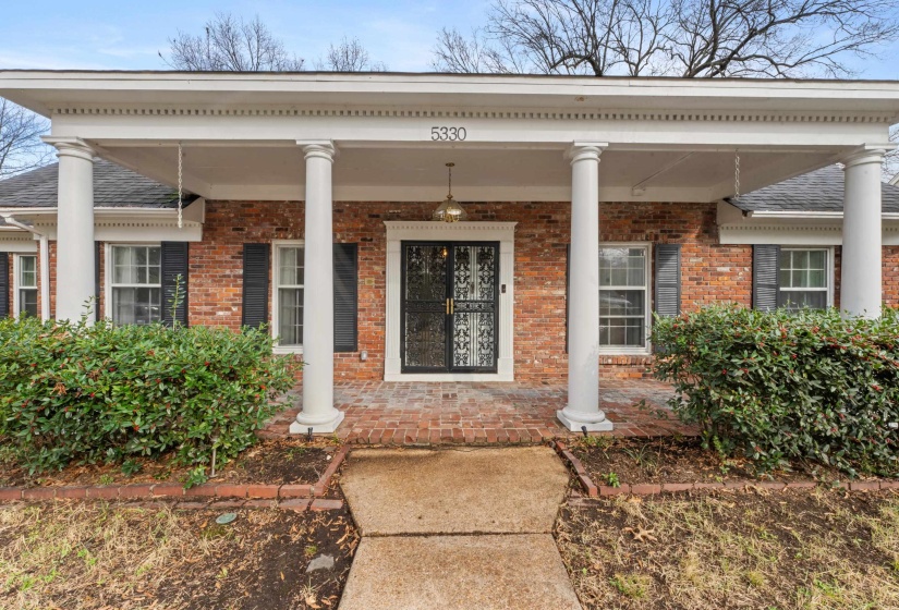 5330 WALNUT GROVE RD, Memphis, Tennessee 38120, 4 Bedrooms Bedrooms, 8 Rooms Rooms,3.1 BathroomsBathrooms,Residential,For Sale,WALNUT GROVE,10212772