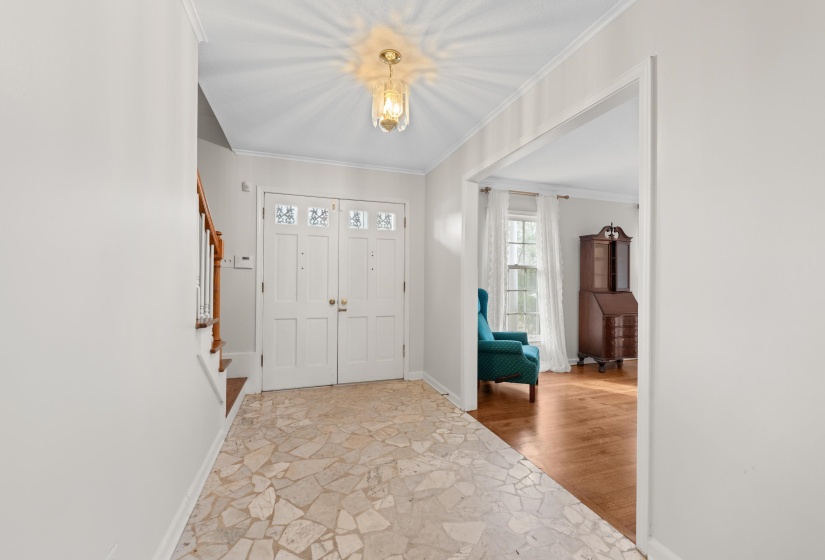 5330 WALNUT GROVE RD, Memphis, Tennessee 38120, 4 Bedrooms Bedrooms, 8 Rooms Rooms,3.1 BathroomsBathrooms,Residential,For Sale,WALNUT GROVE,10212772