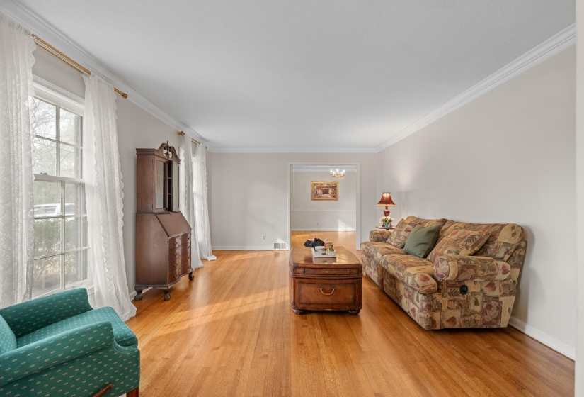 5330 WALNUT GROVE RD, Memphis, Tennessee 38120, 4 Bedrooms Bedrooms, 8 Rooms Rooms,3.1 BathroomsBathrooms,Residential,For Sale,WALNUT GROVE,10212772