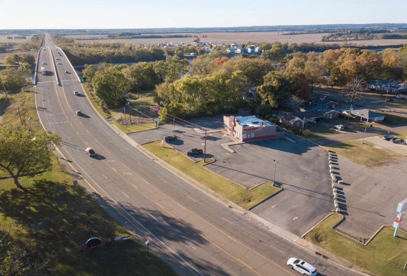 190 BRIDGE AVE, Savannah, Tennessee 38372, ,Commercial/industrial,For Sale,BRIDGE,10212826