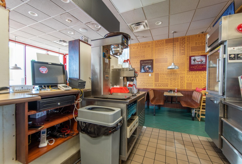 190 BRIDGE AVE, Savannah, Tennessee 38372, ,Commercial/industrial,For Sale,BRIDGE,10212826
