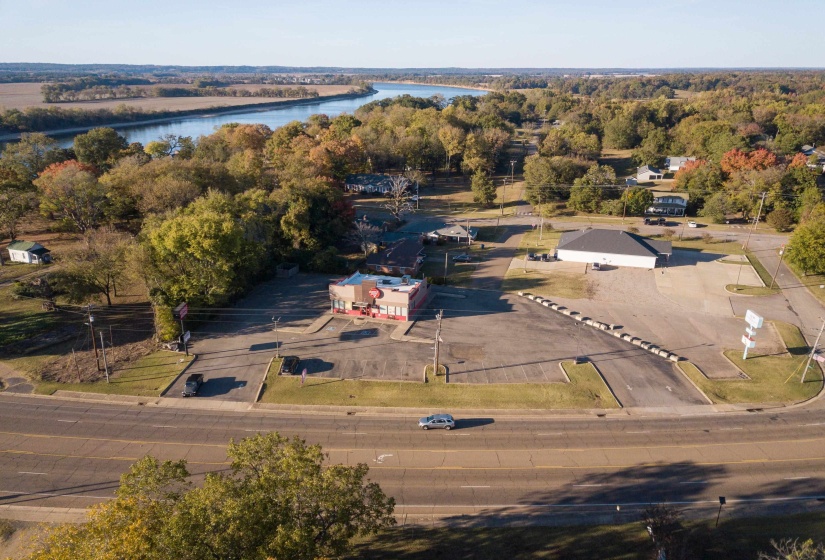 190 BRIDGE AVE, Savannah, Tennessee 38372, ,Commercial/industrial,For Sale,BRIDGE,10212826