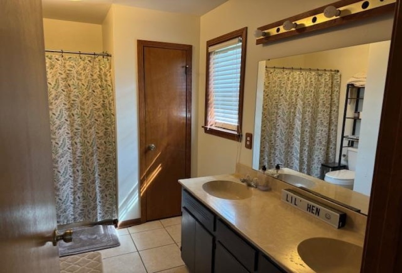 525 MIDDLETON LOOP, Bolivar, Tennessee 38008, 3 Bedroom Bedrooms, 6 Room Rooms,2 BathroomBathrooms,Residential,For Sale,MIDDLETON,0,10212809