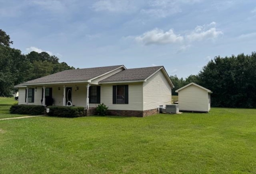 525 MIDDLETON LOOP, Bolivar, Tennessee 38008, 3 Bedroom Bedrooms, 6 Room Rooms,2 BathroomBathrooms,Residential,For Sale,MIDDLETON,0,10212809
