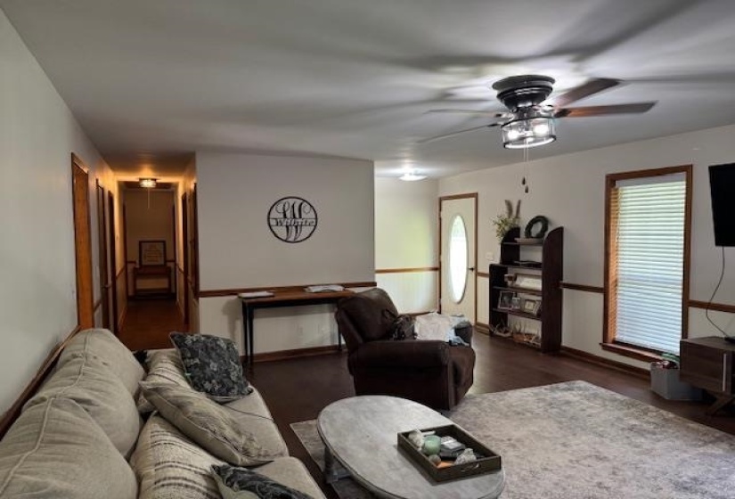 525 MIDDLETON LOOP, Bolivar, Tennessee 38008, 3 Bedroom Bedrooms, 6 Room Rooms,2 BathroomBathrooms,Residential,For Sale,MIDDLETON,0,10212809