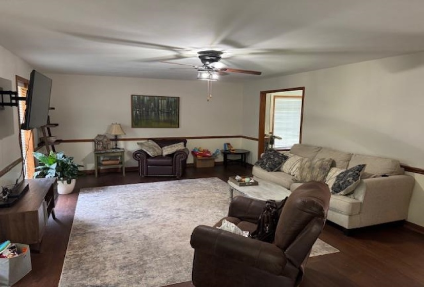 525 MIDDLETON LOOP, Bolivar, Tennessee 38008, 3 Bedroom Bedrooms, 6 Room Rooms,2 BathroomBathrooms,Residential,For Sale,MIDDLETON,0,10212809