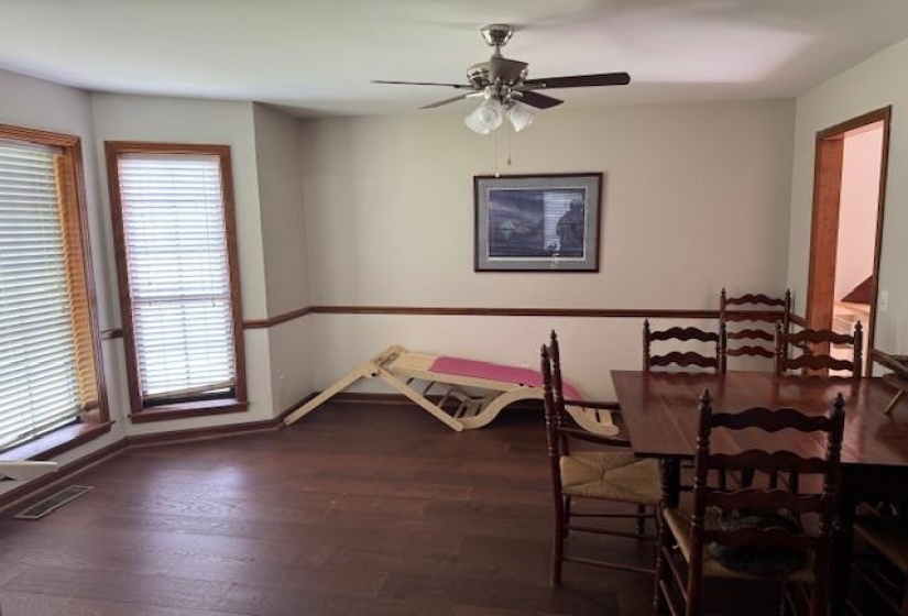 525 MIDDLETON LOOP, Bolivar, Tennessee 38008, 3 Bedroom Bedrooms, 6 Room Rooms,2 BathroomBathrooms,Residential,For Sale,MIDDLETON,0,10212809