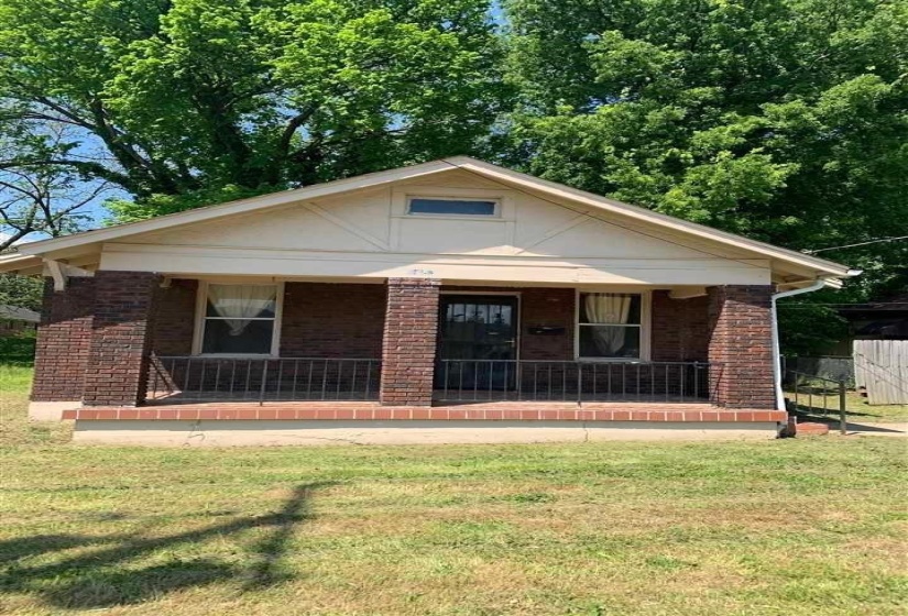 1483 SWIFT ST, Memphis, Tennessee 38109, 2 Bedrooms Bedrooms, 5 Rooms Rooms,1 BathroomBathrooms,Residential,For Sale,SWIFT,10212863