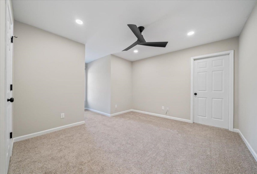 300 MYSEN DR, Memphis, Tennessee 38018, 4 Bedrooms Bedrooms, 7 Rooms Rooms,2.1 BathroomsBathrooms,Residential,For Sale,MYSEN,10212872