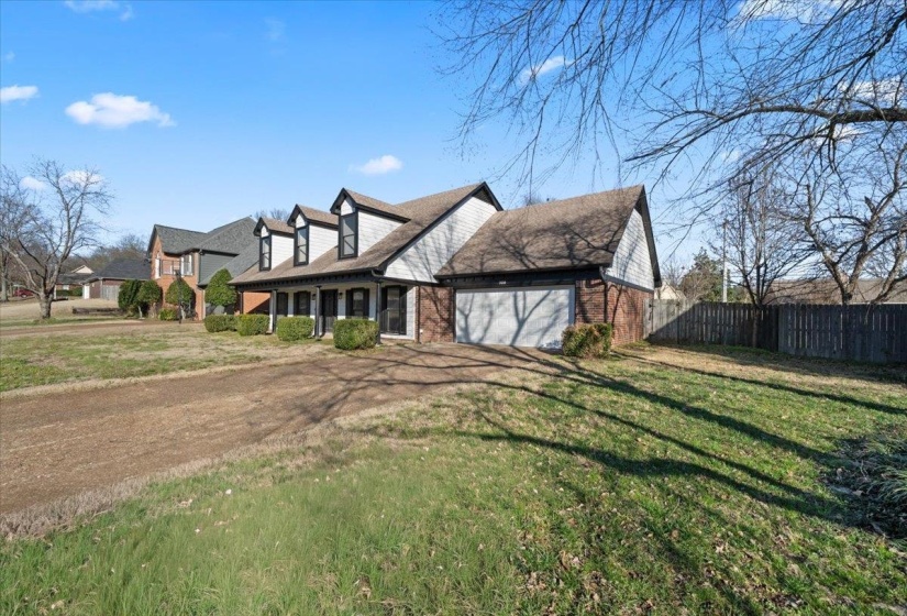 300 MYSEN DR, Memphis, Tennessee 38018, 4 Bedrooms Bedrooms, 7 Rooms Rooms,2.1 BathroomsBathrooms,Residential,For Sale,MYSEN,10212872