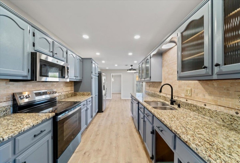 300 MYSEN DR, Memphis, Tennessee 38018, 4 Bedrooms Bedrooms, 7 Rooms Rooms,2.1 BathroomsBathrooms,Residential,For Sale,MYSEN,10212872