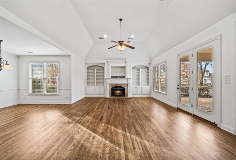 1581 BRACKENSHIRE LN, Collierville, Tennessee 38017, 4 Bedrooms Bedrooms, 10 Rooms Rooms,3 BathroomsBathrooms,Residential,For Sale,BRACKENSHIRE,10212873