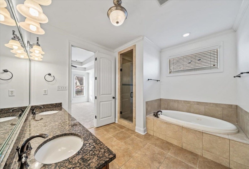 1581 BRACKENSHIRE LN, Collierville, Tennessee 38017, 4 Bedrooms Bedrooms, 10 Rooms Rooms,3 BathroomsBathrooms,Residential,For Sale,BRACKENSHIRE,10212873