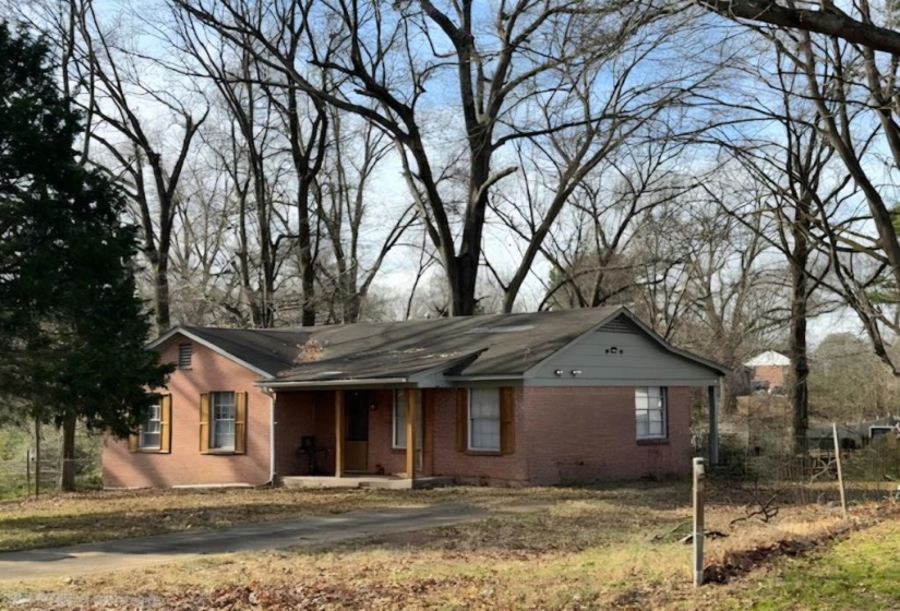4897 SOUTHAVEN RD, Memphis, Tennessee 38109, 4 Bedrooms Bedrooms, 6 Rooms Rooms,1.1 BathroomsBathrooms,Residential,For Sale,SOUTHAVEN,10212884