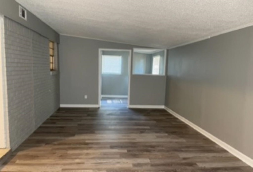 693 BONWOOD AVE, Memphis, Tennessee 38109, 4 Bedrooms Bedrooms, 7 Rooms Rooms,1 BathroomBathrooms,Residential,For Sale,BONWOOD,10212886